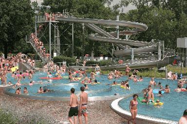 images/bad1jw/pic_FreiundHallenbad_Kleinfeldchen.jpg