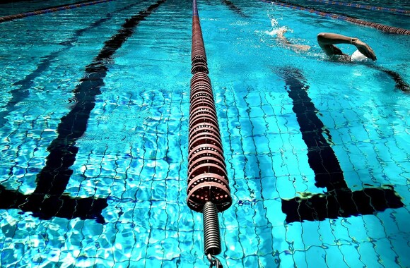 Schwimmen ist die perfekte Sportart für Anfänger. Pexels © Pixabay CCO Public Domain